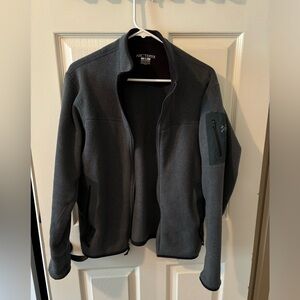 Arc’teryx covert cardigan. In good shape. Men’s Small